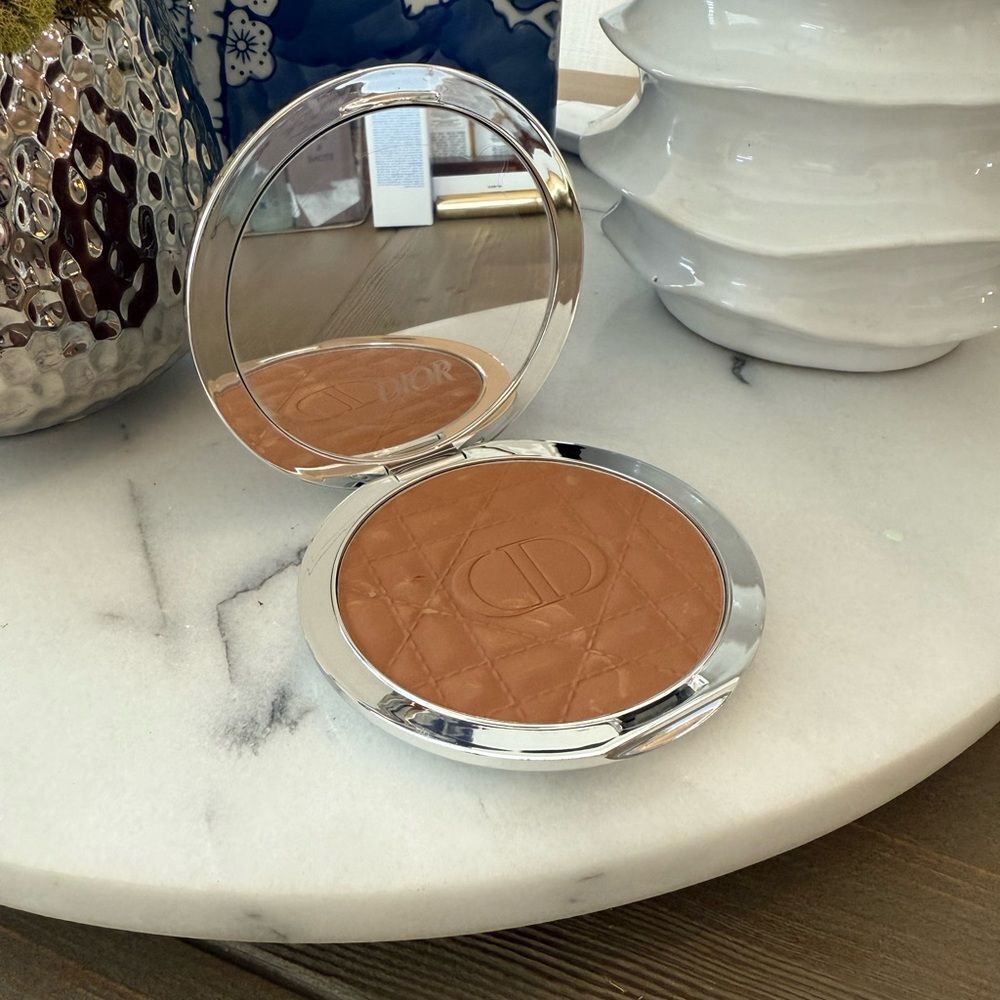 Dior Forever Nude Bronze in Medium Matte - Picture 5 of 5